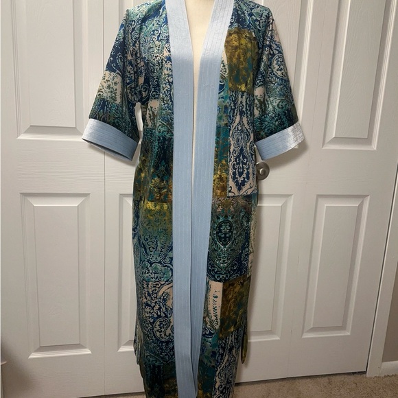 Multicolor Patterned Kimono Robe - Picture 2 of 6